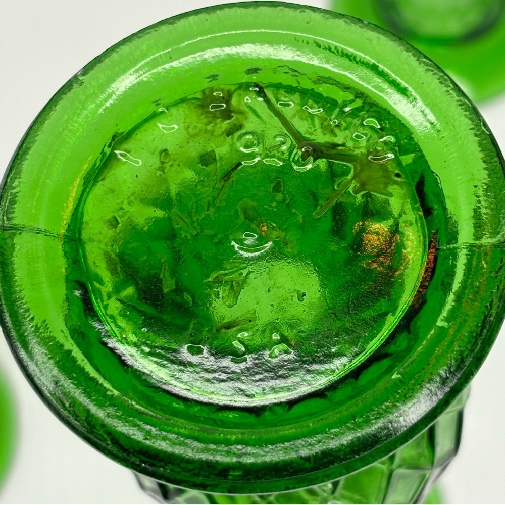 Vintage EO Brody Co. Green Glass Vase 7.5" Tall Bud Vase Diamond Quilt #921 USA - Picture 4 of 8